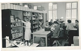 Altes Foto der Büroräume von Lauer um 1945.